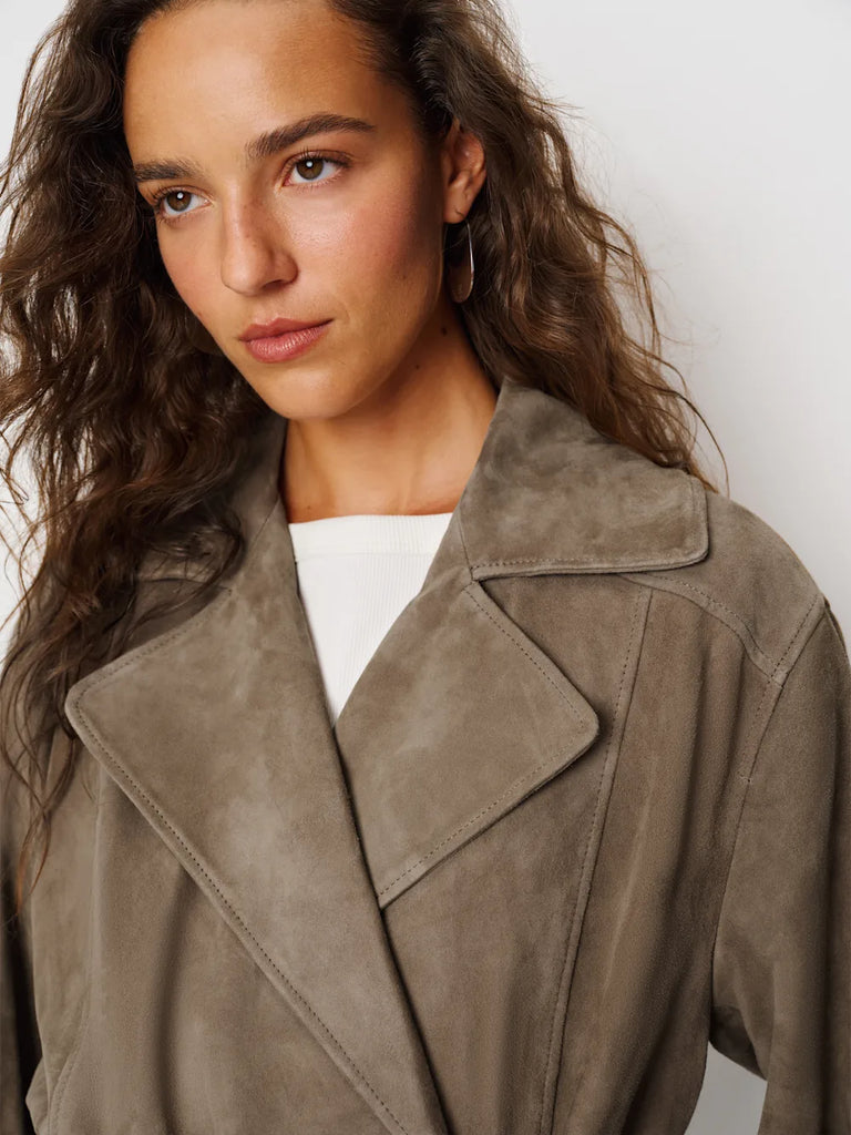 Jaden Cropped Trench Mushroom Suede | JACKET | VEDA